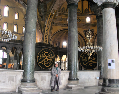 Hagia Sofia Hagia Sofia -10 Tempat Paling Menarik di Istanbul: Perjalanan Merentas Masa dan Budaya