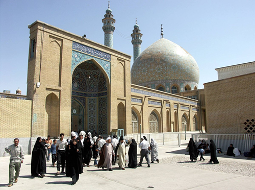 Qom Qom | Tanah Puisi dan Istana : 7 tempat paling menarik di Iran